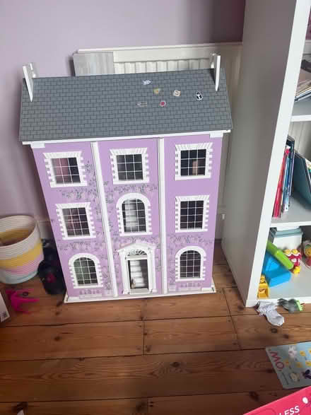 Photo of free Dolls house (CR2) #1