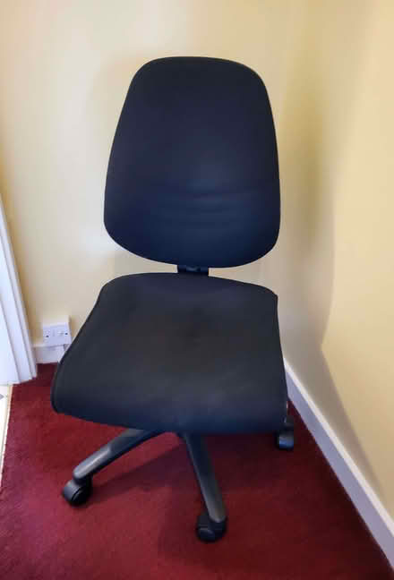 Photo of free Swivel chair (Northwood HA6) #1