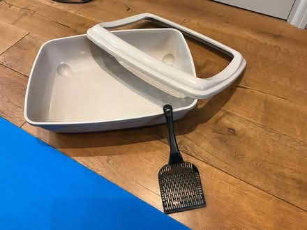 Photo of free Cat litter tray - excellent condition (Mountier Court E11) #1