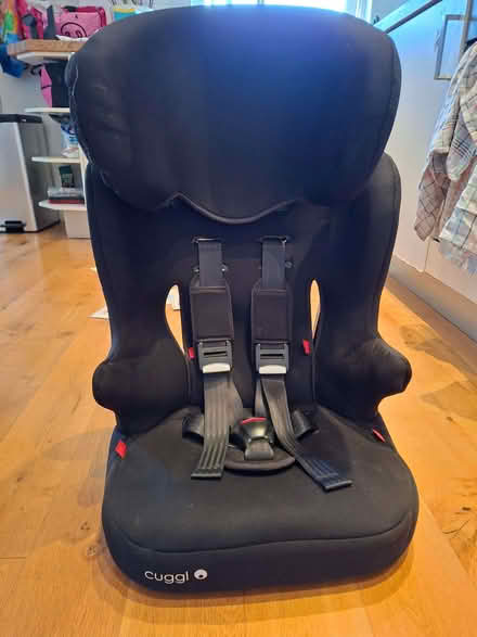 Photo of free Cuggl Wave Chaffinch Group 1/2/3 Car Seat - Black (Muswell Hill N10) #1