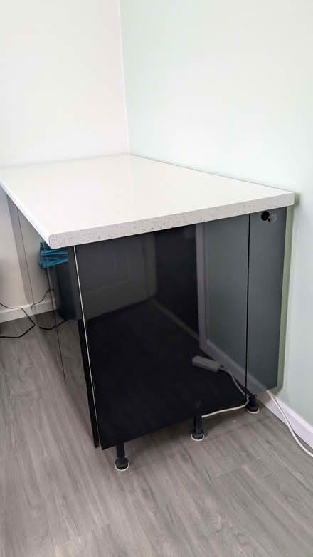 Photo of free Kitchen base units and worktop. (Chesham HP5) #1
