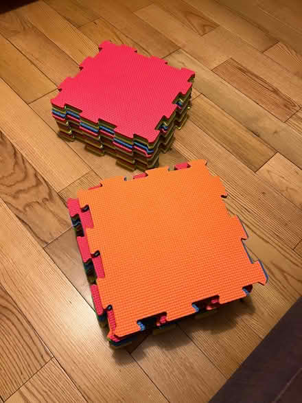 Photo of free 27.5 x 27.5 cm square tiles (Finchampstead RG40) #2