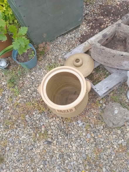 Photo of free 2 concrete planters,4 ornaments (Harrogate. HG1.) #3