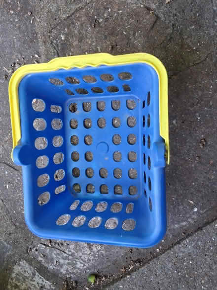 Photo of free ELCl role play shopping basket (ME8) #2