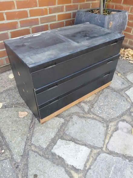 Photo of free small chest of drawers (chingford E4) #1