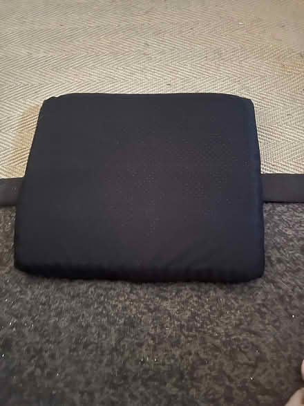 Photo of free New gel pad seat cushion (Stockwood BS14) #2