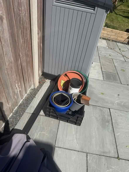 Photo of free Gardens pots (DA7 Bexleyheath) #1