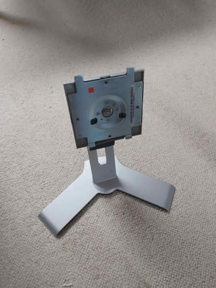 Photo of free Monitor Stand 2007FPb (W4) #1
