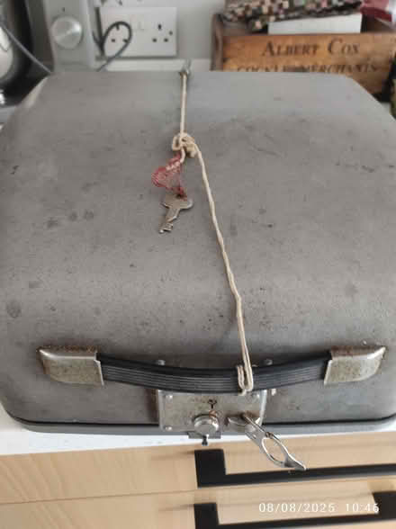 Photo of free Typewriter (Chesham HP5) #2