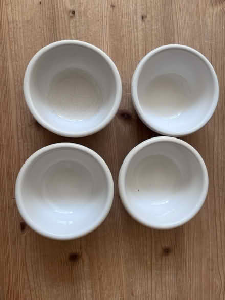 Photo of free 4 x small bowls (TW12 - Hampton Hill) #2