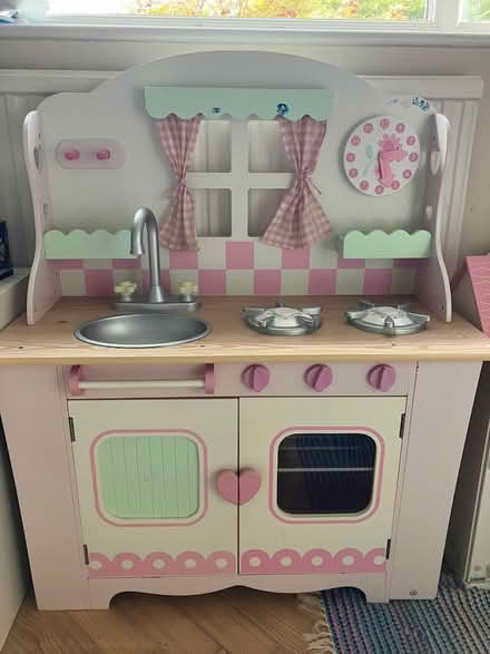 Photo of free Play kitchsn & shopping trolley (KT6 Surbiton) #1
