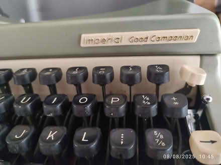 Photo of free Typewriter (Chesham HP5) #3