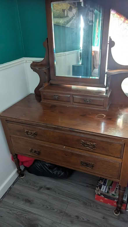 Photo of free Antique mirror dressing table (Bilston WV14) #2