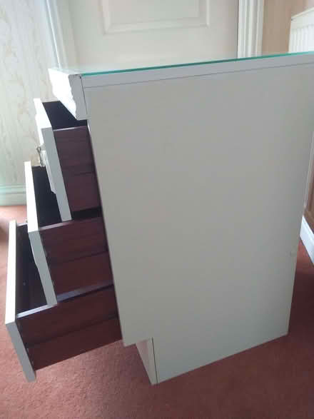 Photo of free 3 drawer unit with a glass top. (Runwell SS11) #3
