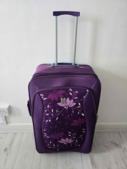 Photo of free medium/large suitcase (Swiss cottage NW3) #1