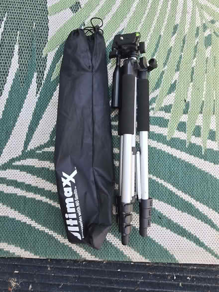 Photo of free Ultimax UM-TR57 Lightweight Tripod (Hawkwell SS5) #2