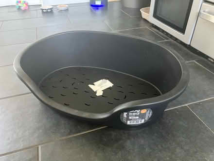 Photo of free Small dog bed (Rusthall) #1