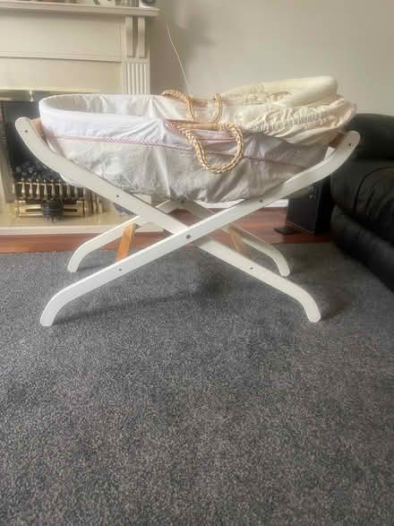 Photo of free Moses basket and baby bath (CM2 Great Baddow) #2