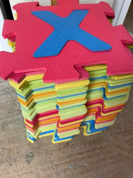 Photo of free Foam interlocking mat tiles (Horsham, Lambs Farm Rd area) #1