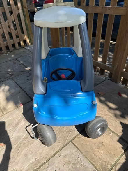 Photo of free Little Tykes car for children (SG14) #2
