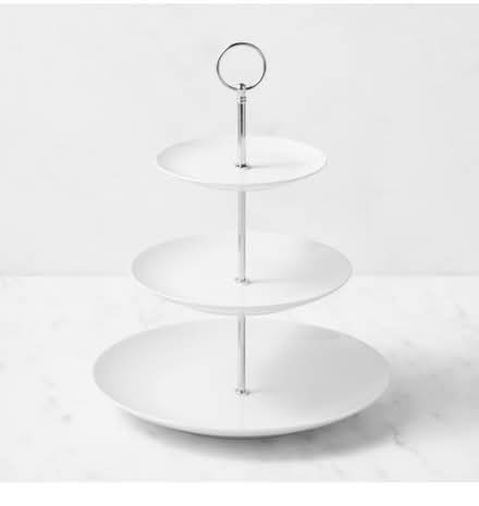 Photo of Tiered plate holders for tea party (Magnolia) #1