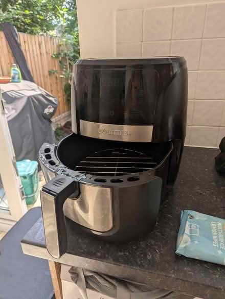 Photo of free Gourmia air fryer, working (CM12) #4