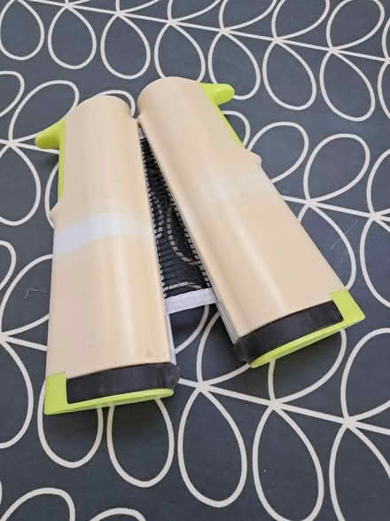 Photo of free Table tennis net, clip on (Kennington OX1) #2