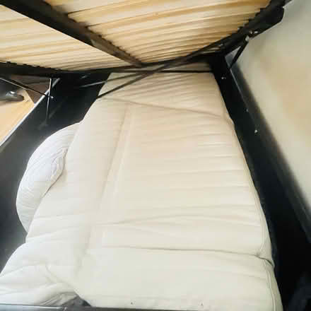 Photo of free Single mattress (EN5 5AY) #2