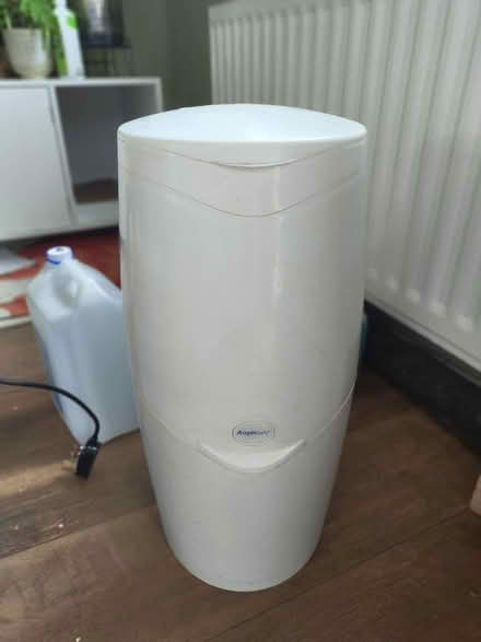 Photo of free Angel Care nappy bin (New York NE29) #1
