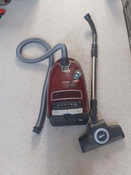 Photo of free Miele vacuum cleaner: SPARES OR REPAIR (Sutton Park DY11) #1