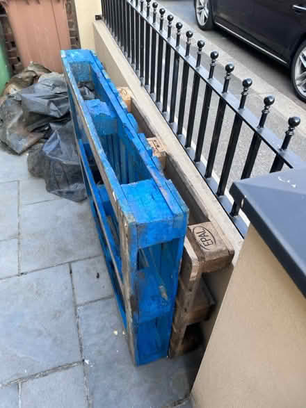 Photo of free Pallets (E17) #1