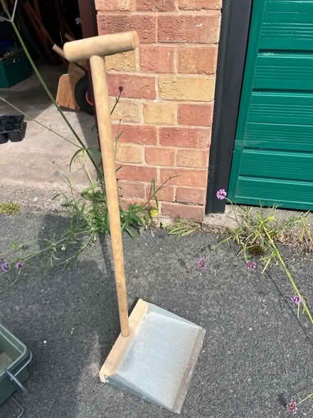 Photo of free Long-handled dustpan (Barnard's Green WR14) #1