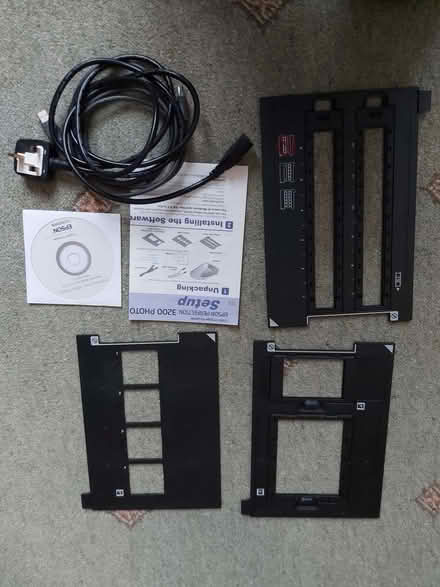 Photo of free Epson Colour Image Scanner (Perfection 3200 Photo) (Congleton CW12) #2