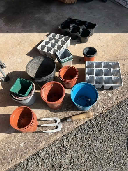 Photo of free Plastic flowerpots (Barnard's Green WR14) #1