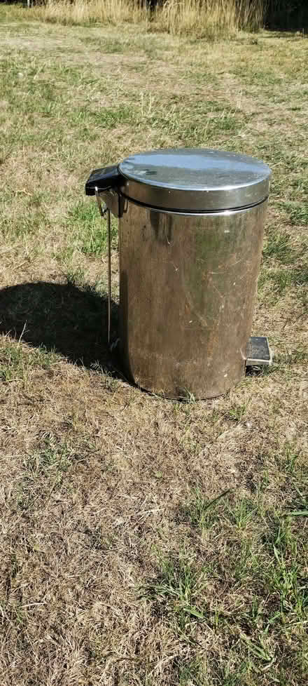 Photo of free Pedal bin - 40cm H x 24cm diameter (Headington OX3) #2