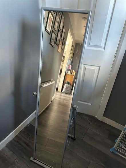 Photo of free Free Standing Mirror (AB12) #1
