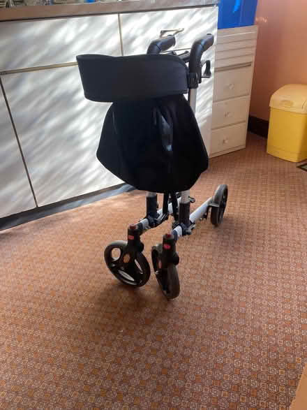 Photo of free Wheeled walker (Tansley DE4) #3