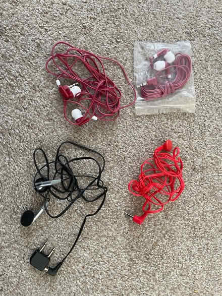 Photo of free 4 headphones (Longbarn WA2) #1