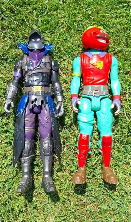 Photo of free 2x fortnite figures (Leigh on Sea SS9) #1