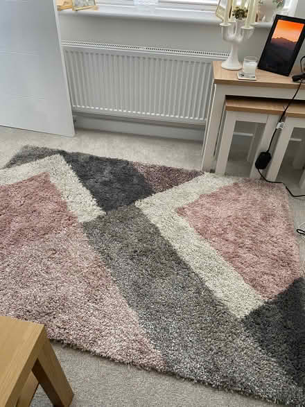 Photo of free Pink/cream/grey rug (Basingstoke Golf Club RG23) #3