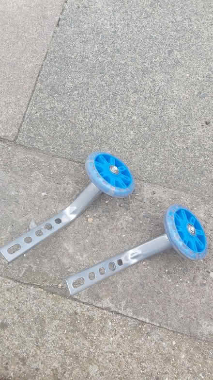 Photo of free Kids Bike Stabilisers Support (W4) #2