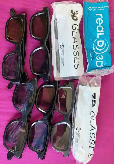 Photo of free 3D glasses x 8 (Wycombe Marsh HP11) #1