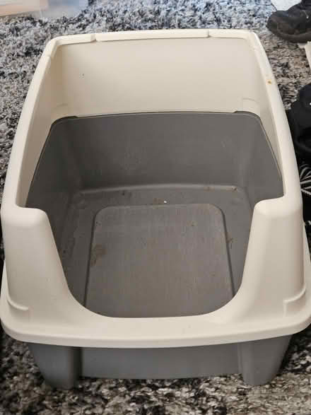 Photo of free High sided Litter box (92 & Alameda de las Pulgas) #1
