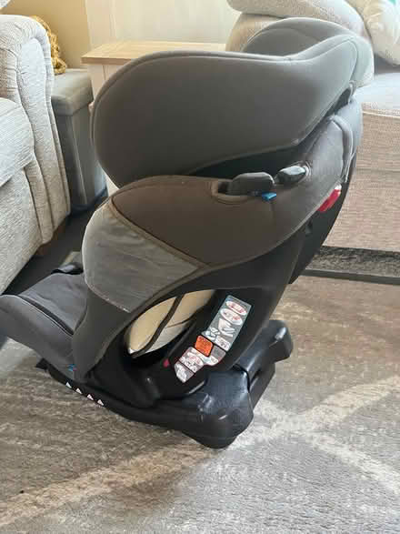 Photo of free Car seat (Queens Park) #1