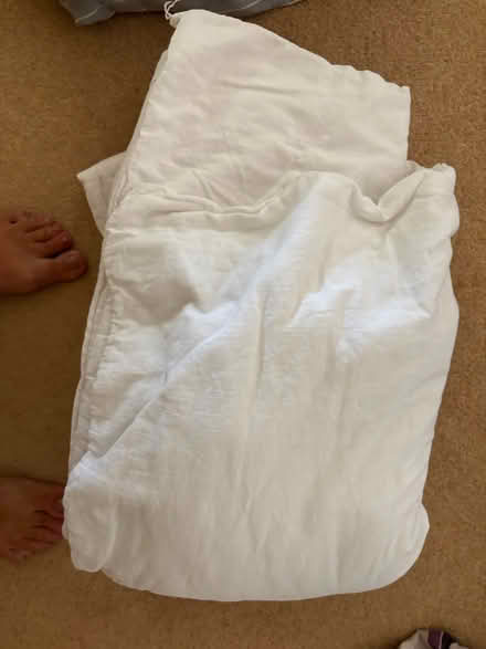 Photo of free Lots of bedding still good quality (DN10- mattersey) #3