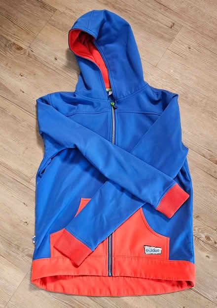 Photo of free Girl guide hoodie (Southcote RG30) #1