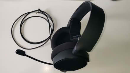 Photo of free SteelSeries headphones, a bit weird (Leigh) #1