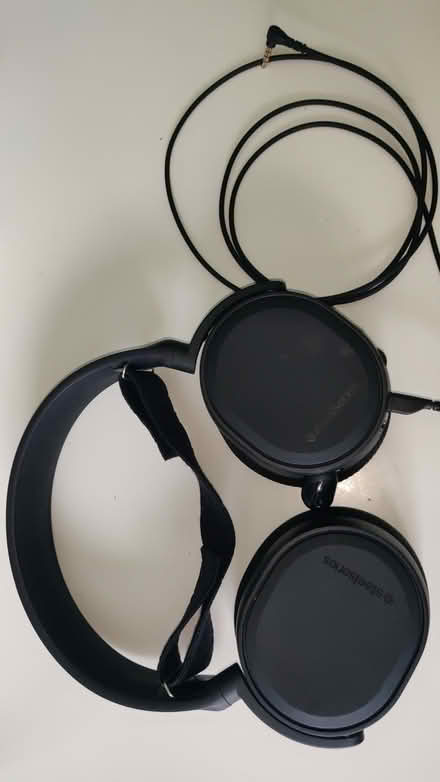 Photo of free SteelSeries headphones, a bit weird (Leigh) #4