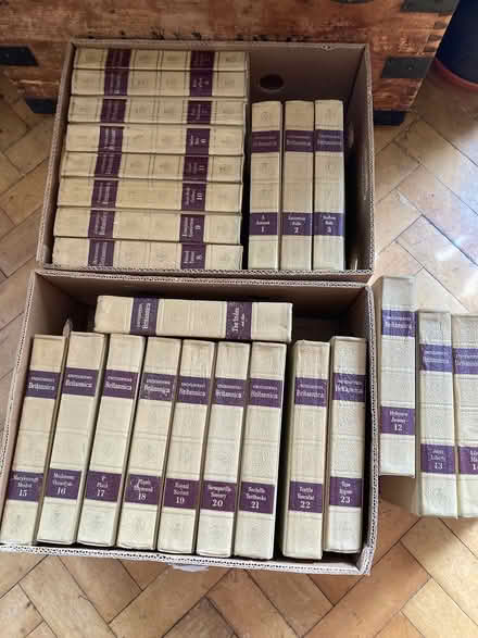 Photo of free Encyclopaedia Britannica (TQ12) #1