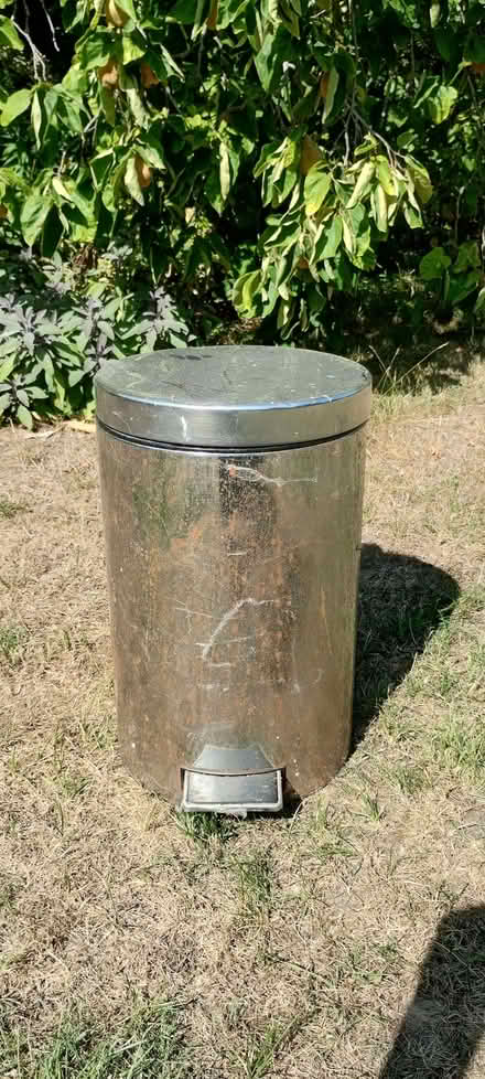 Photo of free Pedal bin - 40cm H x 24cm diameter (Headington OX3) #1